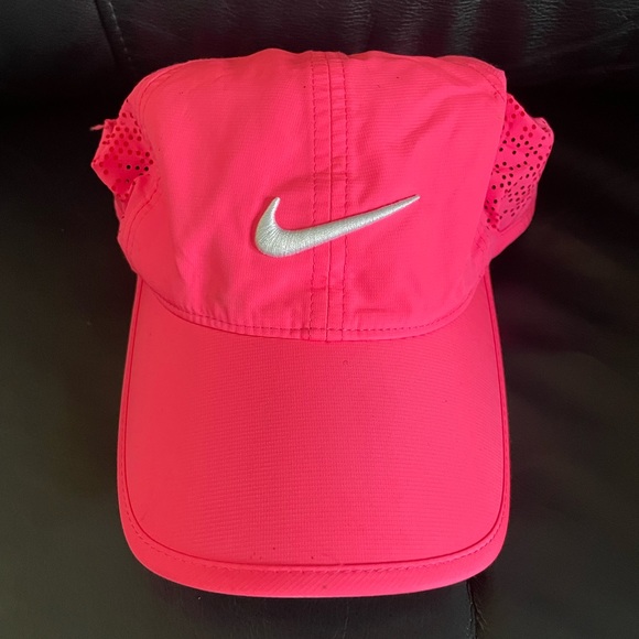 Womens Nike Hat - Picture 1 of 4
